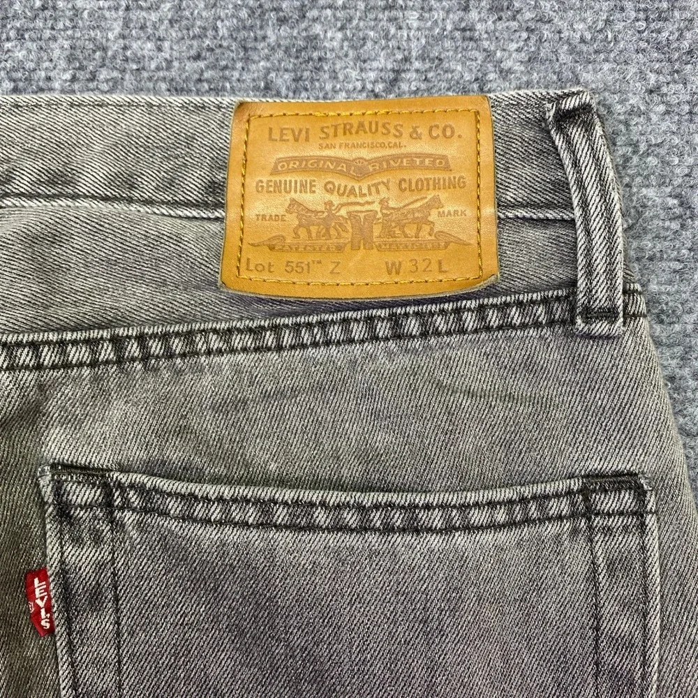 Levis measurements waist